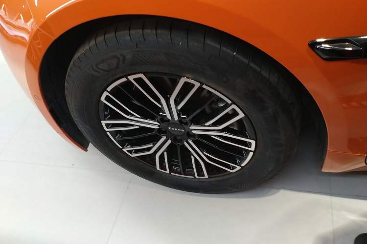 Used Zeekr 001 2025 WE Edition 100 kWh Rear-Wheel Drive Left Front Wheel Hub
