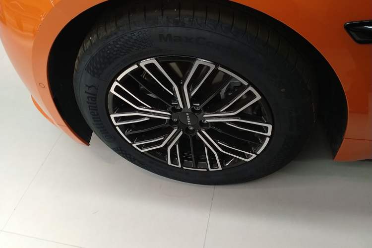 Used Zeekr 001 2025 WE Edition 95 kWh All-Wheel Drive Left Front Wheel Hub