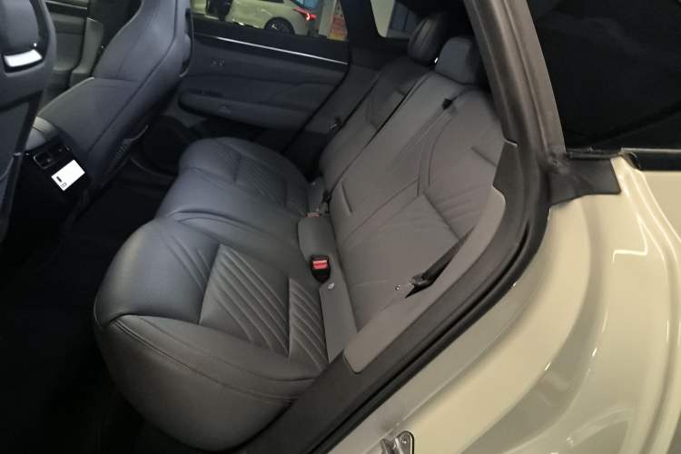 Used Zeekr 001 2025 YOU Edition 100 kWh All-Wheel Drive Left Rear Seat