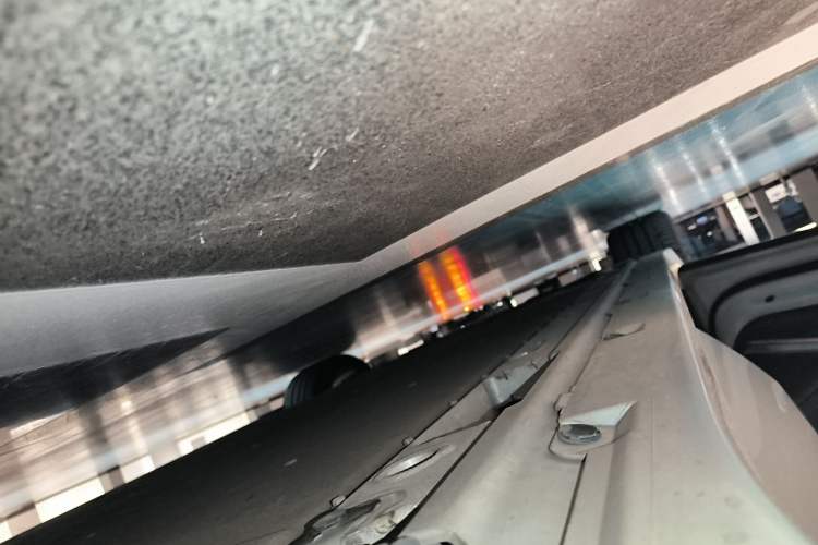 Used Zeekr 001 2025 YOU Edition 100 kWh All-Wheel Drive Left Side Sill