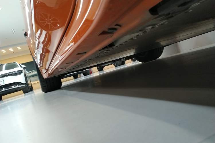 Used Zeekr 001 2025 WE Edition 95 kWh All-Wheel Drive Left Side Sill
