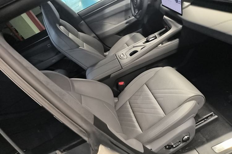 Used Zeekr 001 2025 YOU Edition 100 kWh All-Wheel Drive Right Front Seat