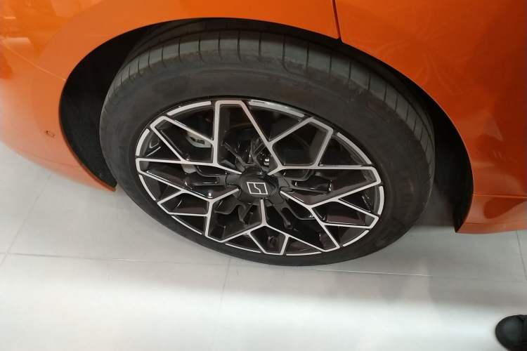 Used Zeekr 001 2025 WE Edition 100 kWh Rear-Wheel Drive Right Rear Wheel Hub