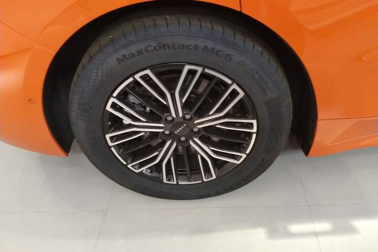 Used Zeekr 001 2025 WE Edition 95 kWh All-Wheel Drive Right Rear Wheel Hub
