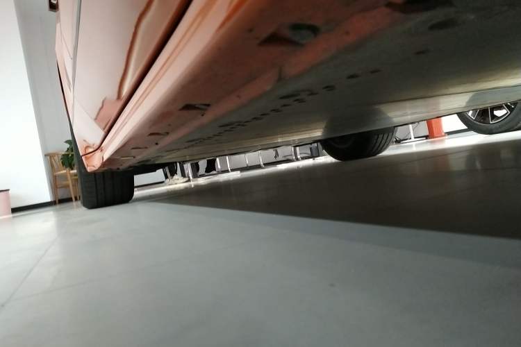 Used Zeekr 001 2025 WE Edition 95 kWh All-Wheel Drive Right Side Sill