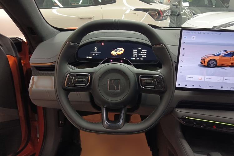 Used Zeekr 001 2025 WE Edition 100 kWh Rear-Wheel Drive Steering Wheel