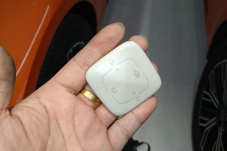 Used Zeekr 001 2025 WE Edition 100 kWh Rear-Wheel Drive Vehicle Key