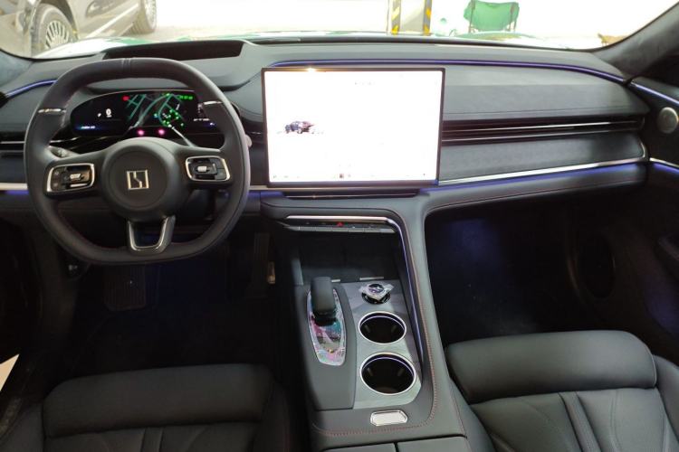 Used Zeekr 001 2026 Model 103° Rear-Drive Max Version Center Console