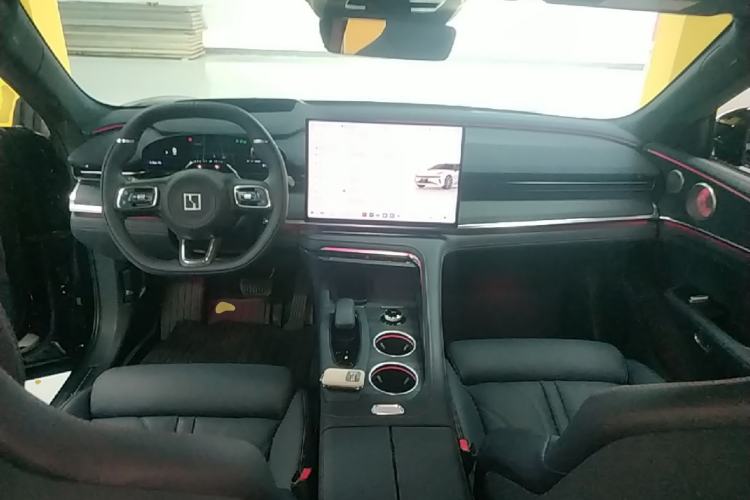 Used Zeekr 001 2026 95° All-Wheel-Drive Max Edition Center Console