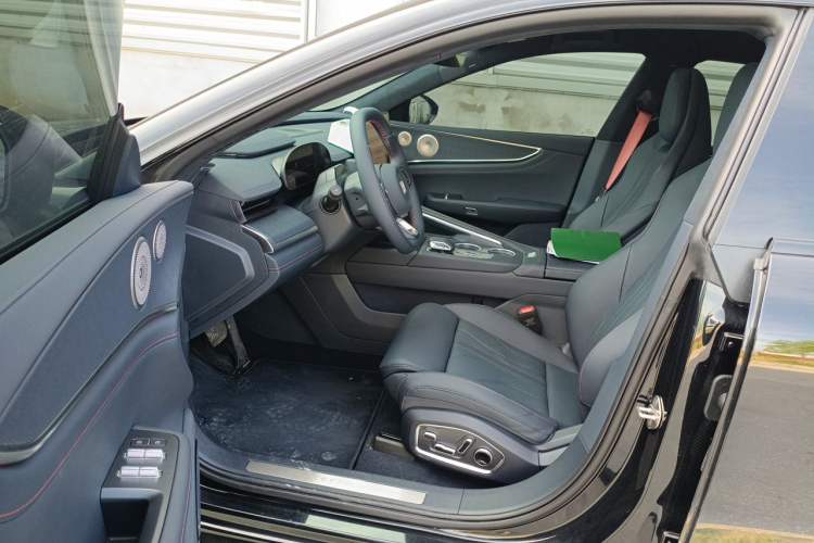 Used Zeekr 001 2026 95° All-Wheel-Drive Max Edition Driver Seat