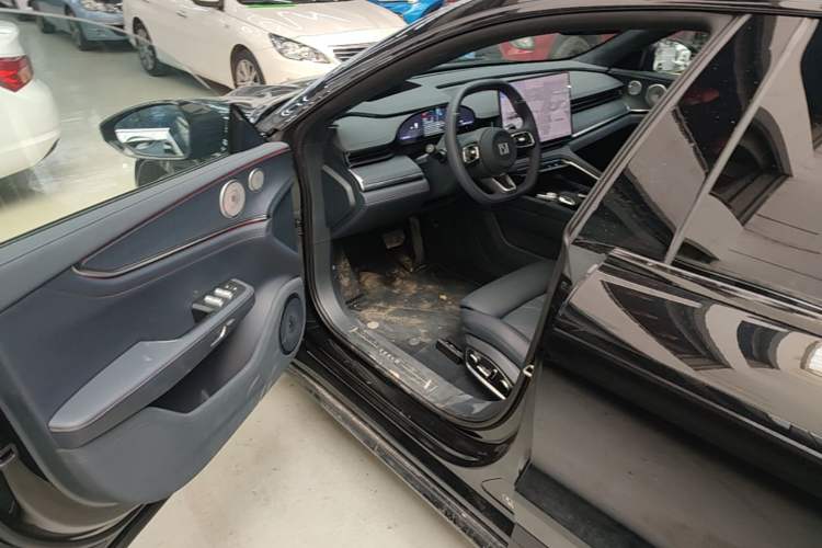 Used Zeekr 001 2026 Model 103° Rear-Drive Max Version Driver Seat