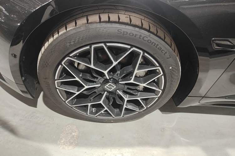 Used Zeekr 001 2026 Model 103° Rear-Drive Max Version Exterior 4