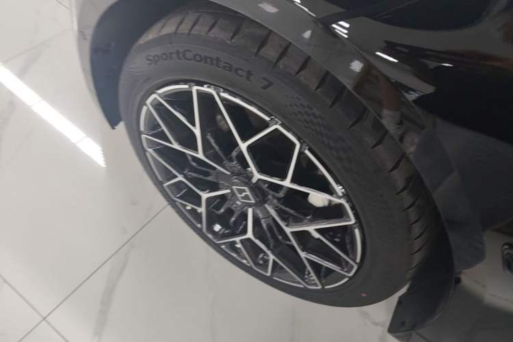 Used Zeekr 001 2026 Model 103° Rear-Drive Max Version Exterior 4