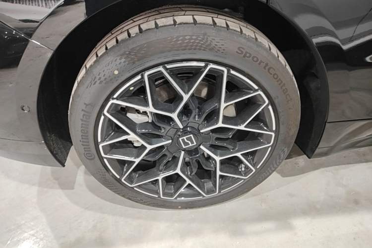 Used Zeekr 001 2026 Model 103° Rear-Drive Max Version Exterior 5