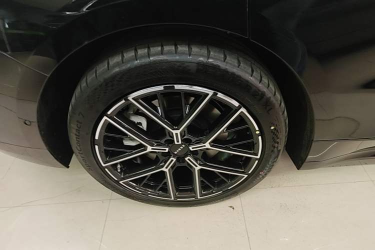 Used Zeekr 001 2026 Model 103° Rear-Drive Max Version Exterior 5