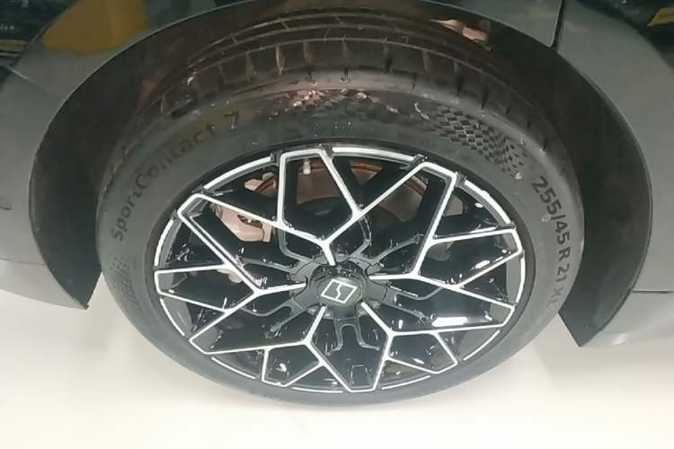 Used Zeekr 001 2026 95° All-Wheel-Drive Max Edition Exterior 5