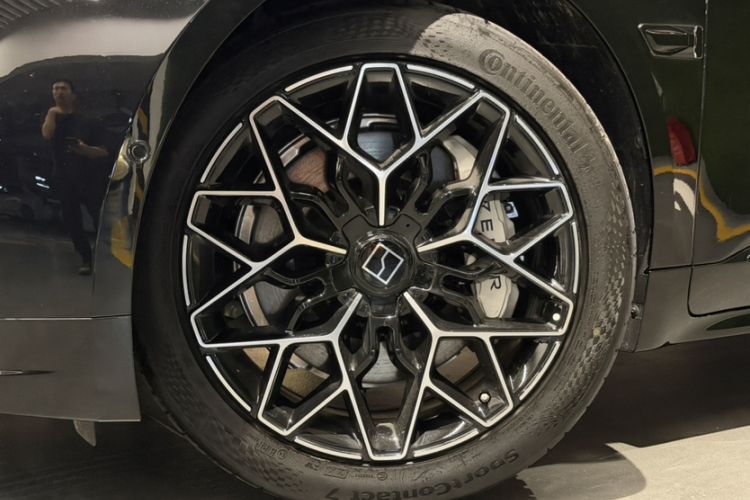 Used Zeekr 001 2026 95° All-Wheel-Drive Max Edition Exterior 7