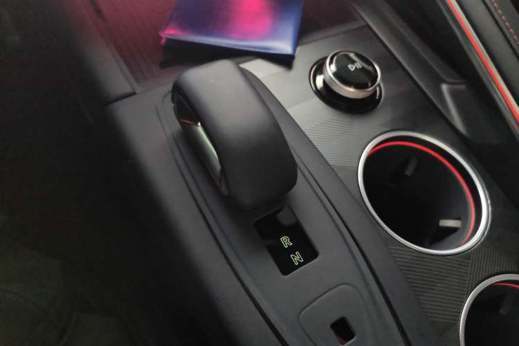 Used Zeekr 001 2026 Model 103° Four-Wheel Drive Ultra Version Gear Lever