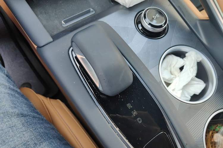Used Zeekr 001 2026 95° All-Wheel-Drive Max Edition Gear Lever