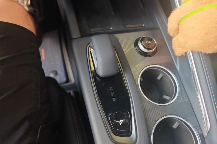 Used Zeekr 001 2026 95° All-Wheel-Drive Max Edition Gear Lever