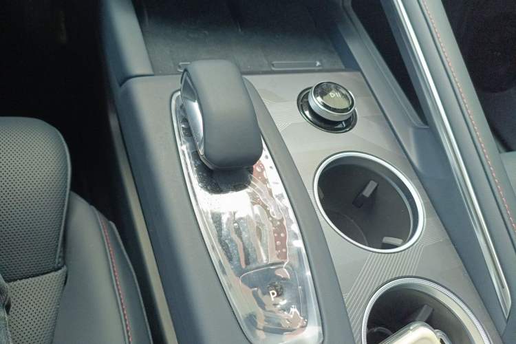 Used Zeekr 001 2026 95° All-Wheel-Drive Max Edition Gear Lever