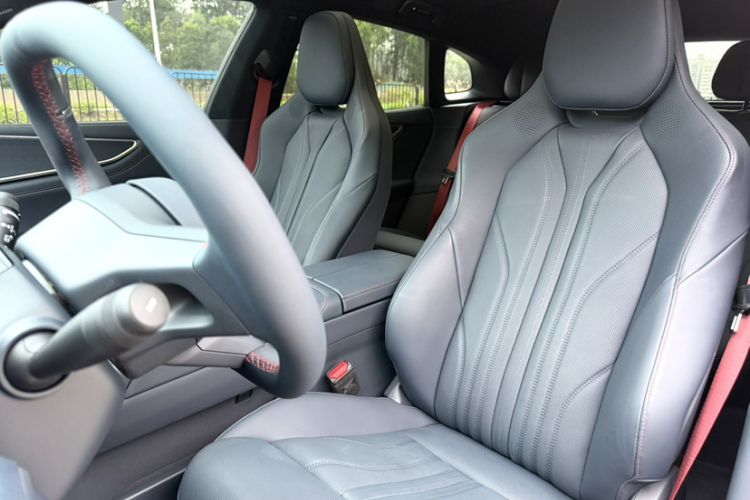 Used Zeekr 001 2026 95° All-Wheel-Drive Max Edition Interior 2