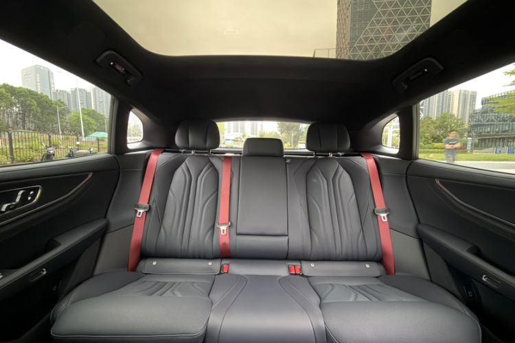 Used Zeekr 001 2026 95° All-Wheel-Drive Max Edition Interior 3