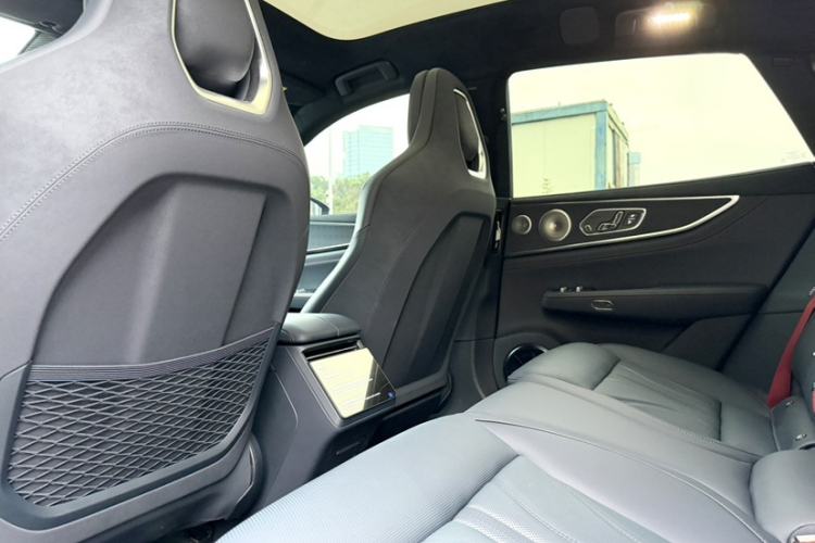 Used Zeekr 001 2026 95° All-Wheel-Drive Max Edition Interior 7