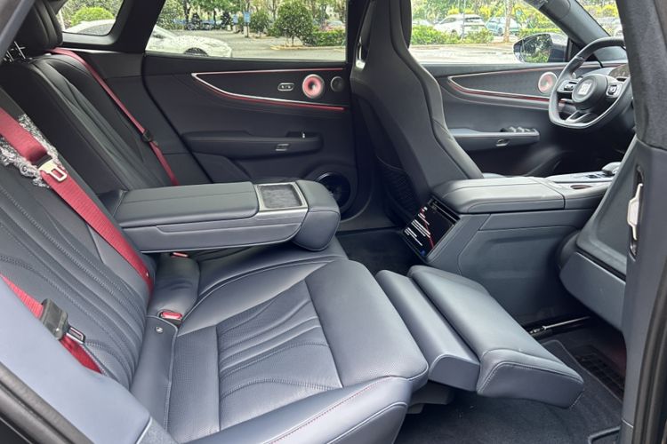 Used Zeekr 001 2026 Model 103° Rear-Drive Max Version Interior 8