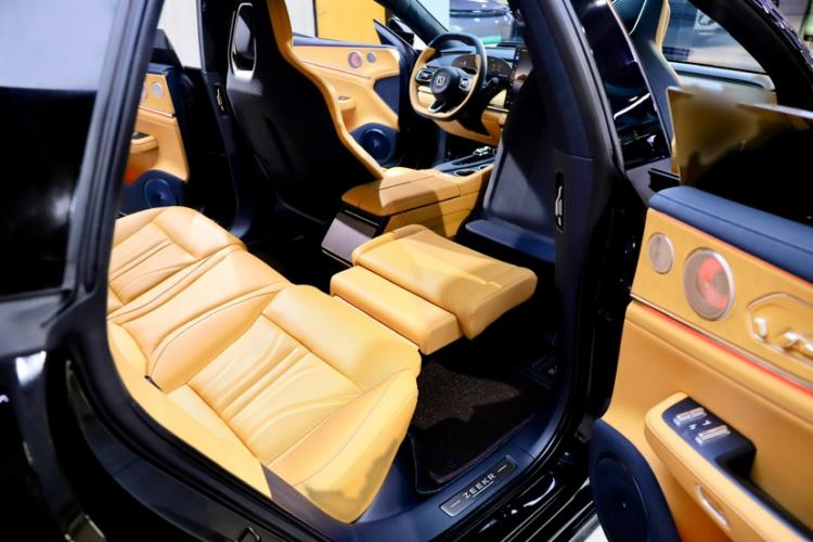 Used Zeekr 001 2026 Model 103° Rear-Drive Max Version Interior 8