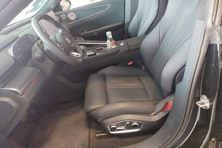 Used Zeekr 001 2026 95° All-Wheel-Drive Max Edition Left Front Seat