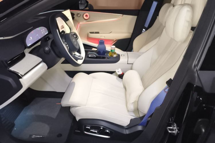 Used Zeekr 001 2026 95° All-Wheel-Drive Max Edition Left Front Seat