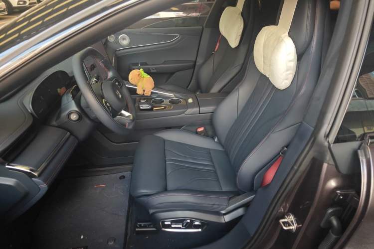 Used Zeekr 001 2026 95° All-Wheel-Drive Max Edition Left Front Seat