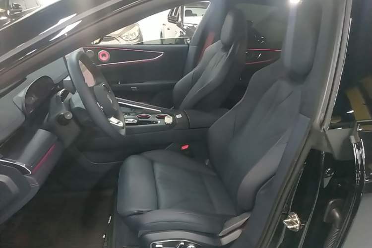 Used Zeekr 001 2026 95° All-Wheel-Drive Max Edition Left Front Seat