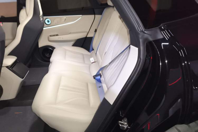 Used Zeekr 001 2026 95° All-Wheel-Drive Max Edition Left Rear Seat