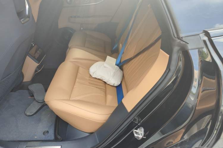 Used Zeekr 001 2026 95° All-Wheel-Drive Max Edition Left Rear Seat