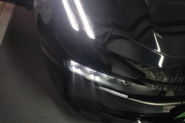 Used Zeekr 001 2026 Model 103° Four-Wheel Drive Ultra Version Right Front Headlight