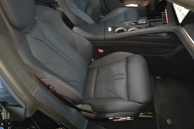Used Zeekr 001 2026 95° All-Wheel-Drive Max Edition Right Front Seat