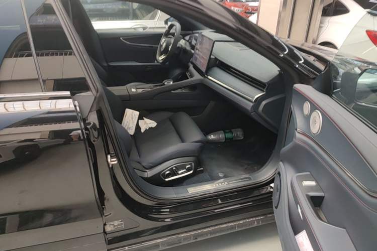 Used Zeekr 001 2026 Model 103° Rear-Drive Max Version Right Front Seat