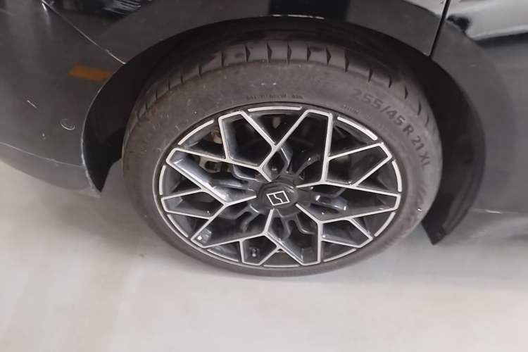 Used Zeekr 001 2026 95° All-Wheel-Drive Max Edition Right Rear Wheel Hub