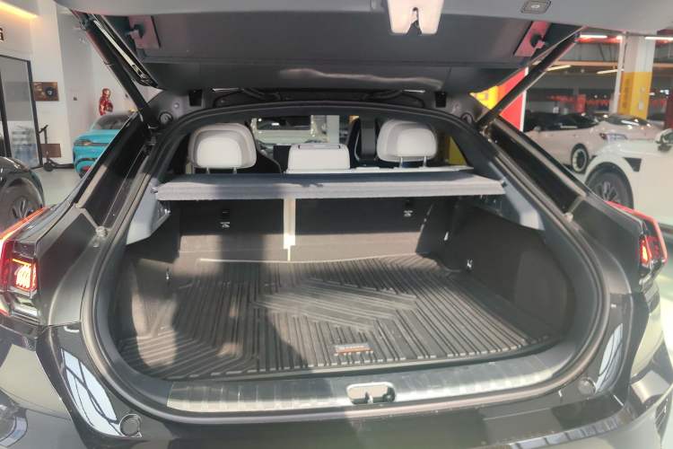 Used Zeekr 001 2026 95° All-Wheel-Drive Max Edition Trunk