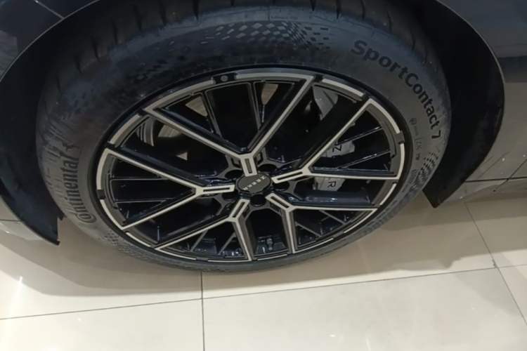 Used Zeekr 001 2026 Model 103° Four-Wheel Drive Ultra Version Exterior 4
