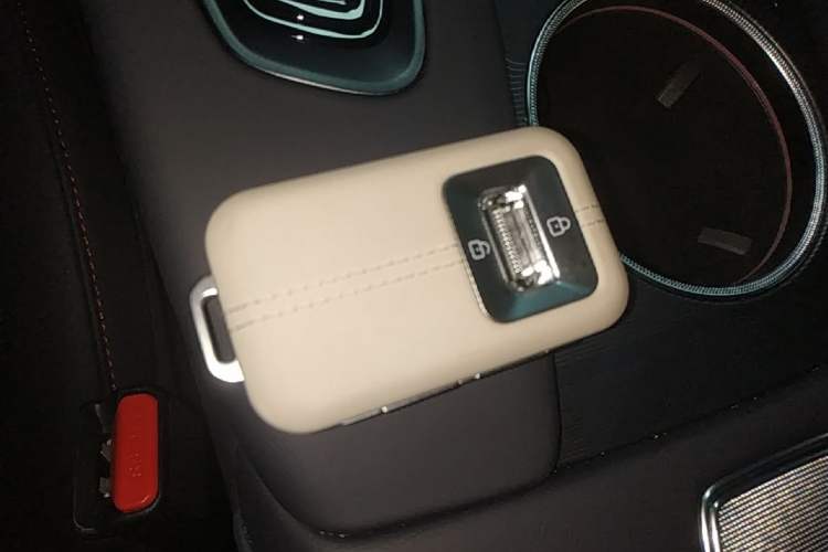 Used Zeekr 001 2026 95° All-Wheel-Drive Max Edition Interior 1