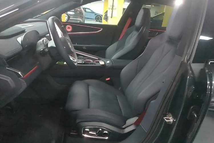 Used Zeekr 001 2026 95° All-Wheel-Drive Max Edition Left Front Seat