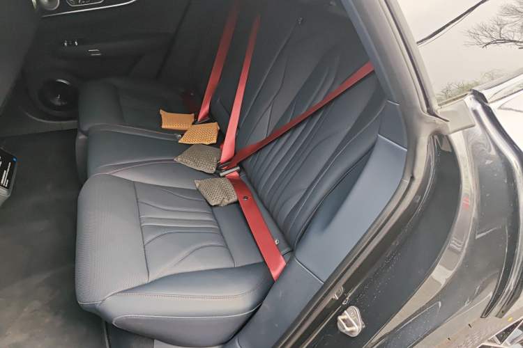 Used Zeekr 001 2026 Model 103° Four-Wheel Drive Ultra Version Left Rear Seat