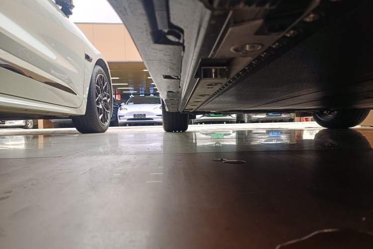 Used Zeekr 001 2026 Model 103° Rear-Drive Max Version Left Side Sill