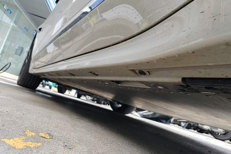 Used Zeekr 001 2026 95° All-Wheel-Drive Max Edition Left Side Sill