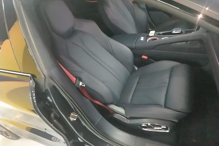 Used Zeekr 001 2026 95° All-Wheel-Drive Max Edition Right Front Seat