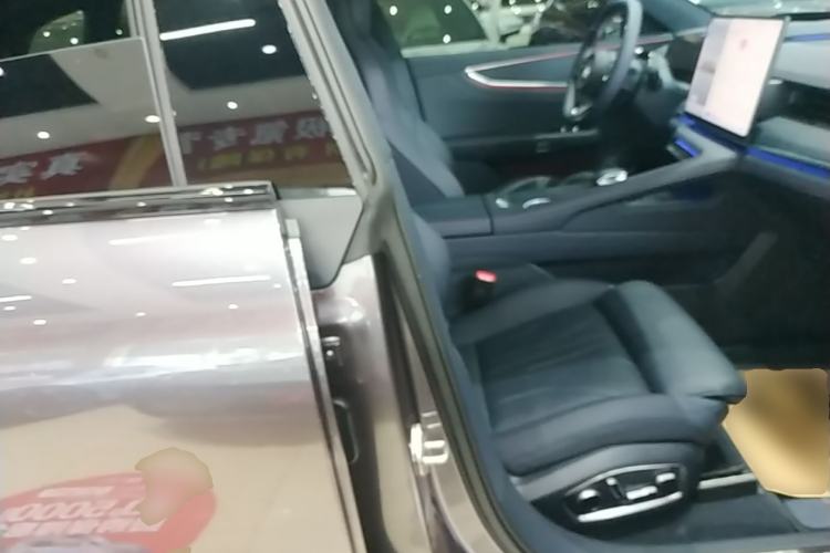 Used Zeekr 001 2026 95° All-Wheel-Drive Max Edition Right Front Seat