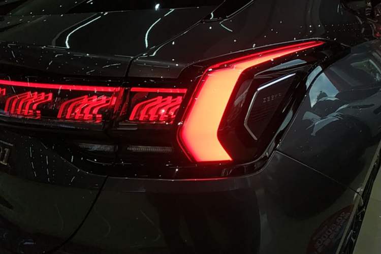 Used Zeekr 001 2026 95° All-Wheel-Drive Max Edition Right Rear Taillight